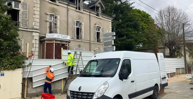 photo  des travaux démarrent sur le site en friche des locaux désaffectés de l’ex-site heulin-sogéa, au mans, qui borde l’avenue bollée.  &copy;  ouest-france 