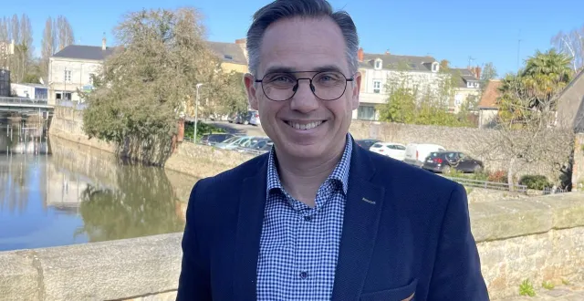 photo  nicolas leudière mène la liste sablé pour vous.  &copy;  le maine libre 