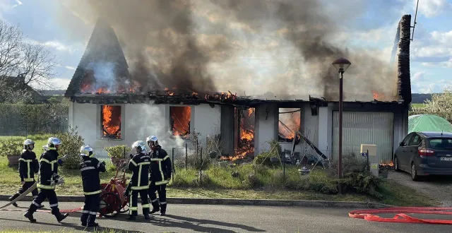 photo  un incendie a ravagé le domicile d’un couple à rouessé-fontaine (sarthe), jeudi 26 mars 2026.  &copy;  commune de rouessé-fontaine 