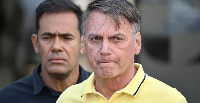 photo  l’ancien président brésilien jair bolsonaro quittant l’hôpital df star de brasilia le 16 août 2025.  &copy;  evaristo sa/afp 