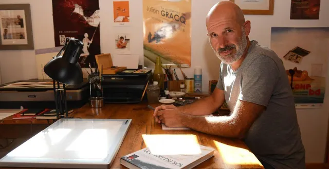photo  étienne davodeau participera avec sa compagne françoise roy à la table ronde sur la bd du réel et la mémoire, organisée vendredi 3 avril à la librairie au repaire des héros, à angers, dans le cadre des 48 h bd.  &copy;  archive co. 