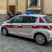 photo en italie, la police municipale a retrouvé cinq enfants mineurs seuls chez eux par après le signalement d’une enseignante.