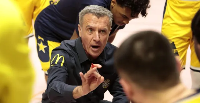 photo  à six journées de la fin du championnat, laurent hay maintient son équipe sous pression.  &copy;  co - benoit felace 
