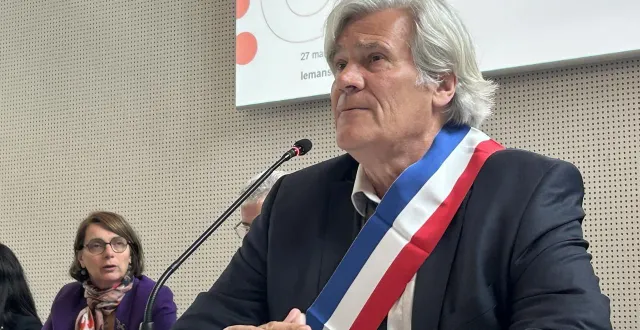 photo  stéphane le foll a été réélu maire du mans (sarthe), lors du conseil d’installation de ce vendredi 27 mars 2026.  &copy;  ouest-france 