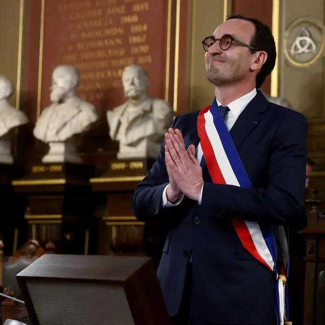 photo thomas cazenave, le nouveau maire de bordeaux, lors du conseil d’installation à bordeaux.  ©  romain perrocheau / afp