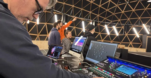 photo  ce samedi, au dôme sonore de l’itemm, guillaume fournier, créateur de pianoctambule, propose une immersion inédite pour découvrir une œuvre pour piano d’un compositeur contemporain.  &copy;  ouest-france 