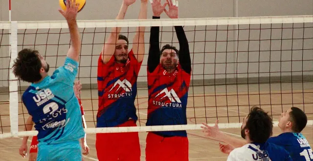 photo  l’ugs asca le mans (en rouge) s’est facilement imposé face à bouguenais, dimanche 22 mars 2026, lors de la 18e journée de nationale 3 de volley.  &copy;  le maine libre 