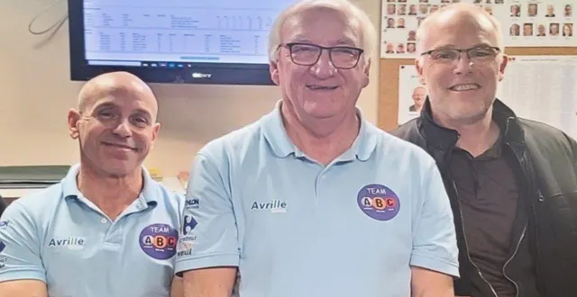 photo  yves et alain, les champions du club, et rémi bourdeau, le président.  &copy;  ouest-france 