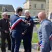 photo  adrien denis, maire de noyant-villages, a décoré maurice lespagnol, en présence de michel samedi, président de la fnaca, et jean-claude chaussepied, maire de noyant. 
