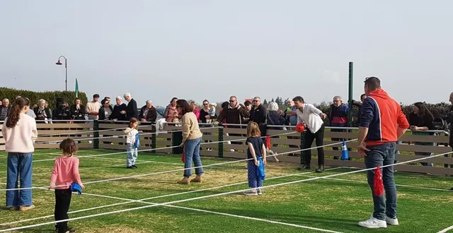 photo  le baby-foot humain a réuni petits et grands.  &copy;  le maine libre 