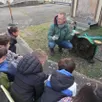 photo mazé, le 27 mars 2026. à l’occasion de la semaine de tous les dangers, les enfants repèrent tous les dangers qui les entourent, notamment dans le jardin.