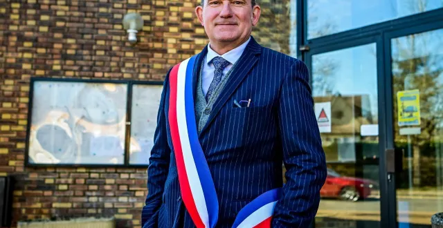 photo  emmanuel franco, maire d’étival-lès le mans, est président de l’association des maires et adjoints de la sarthe.  &copy;  photo archives le maine libre - yvon loué 