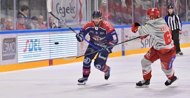photo  lucien onno, ancien grenoblois, est l’un des six défenseurs angevins dans l’alignement des ducs sur la demi-finale.  &copy;  sébastien aubinaud 