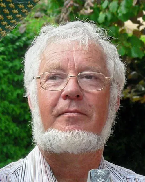 Pierre Bouet, latiniste spécialiste des textes de l’époque de Guillaume le Conquérant. Archives Ouest-France photo pierre bouet, latiniste spécialiste des textes de l’époque de guillaume le conquérant. © archives ouest-france