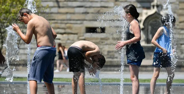 photo  « on se prépare à l’idée que ça va empirer, mais on n’agit pas comme des pompiers. quand ils sont informés d’un incendie, ils ne se disent pas que l’incendie n’est pas si grave, ils n’attendent pas une formule magique qui va réduire l’impact du feu », estime julien dossier.  &copy;  ouest-france 