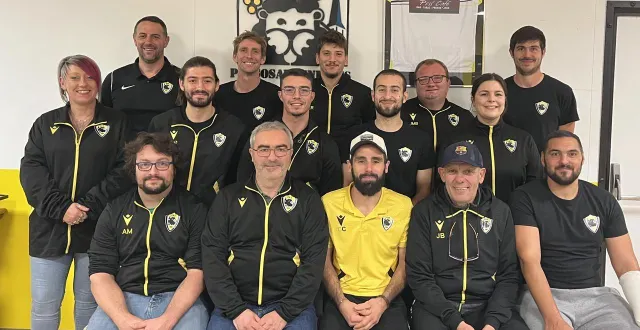 photo  le conseil d’administration du cas possosavennières, club de football en charge de l’évènement.  &copy;  casp 