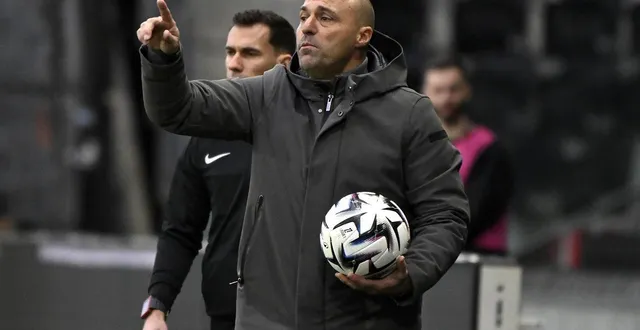 photo  alexandre dujeux, entraîneur d’angers sco.  &copy;  philippe renault / ouest-france 