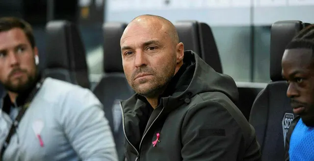 photo  alexandre dujeux.  &copy;  co - josselin clair 