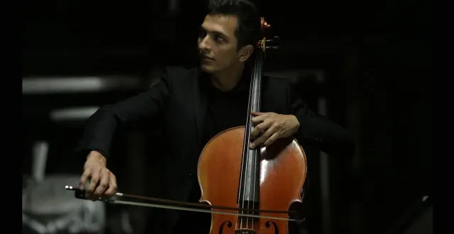 photo  le violoncelliste aurélien pascal  &copy;  béatrice cruveiller 