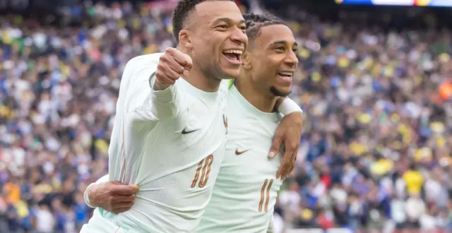 photo  les dernières places pour suivre mbappé, olise et les bleus au mondial 2026 seront mises en vente le 1er avril prochain.  &copy;  afp 