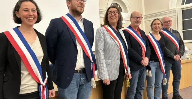 photo  virginie valtier entourée de ses cinq adjoints : florence sbile (2e adjointe), julien tanneau (3e adjoint), dominique vaux (1er adjoint), angèle jousselin (4e adjointe) et franck malassis (5e adjoint).  &copy;  ouest-france 