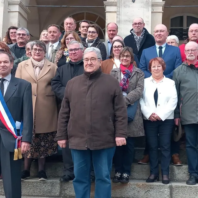 photo le nouveau conseil municipal de sées.  ©  ouest-france
