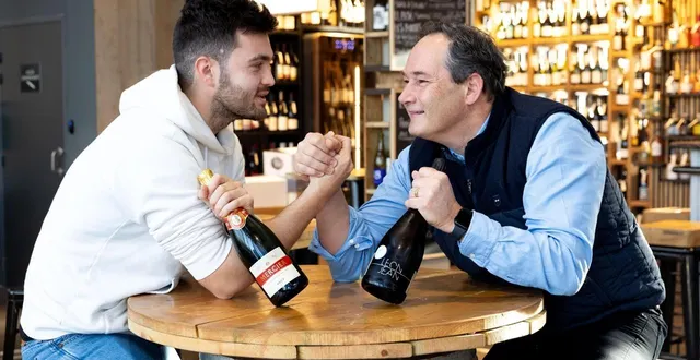 photo  angers, décembre 2024. la cuvée léon et jean du domaine des galloires (à droite) avait été au centre d’un match amical champagne contre crémant de loire  &copy;  archives co - régine lenormand 