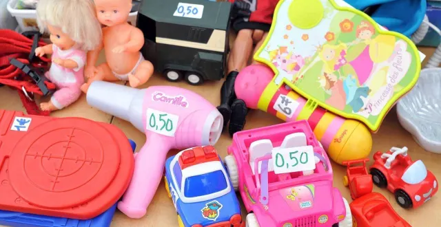 photo  vide-greniers, bourse aux vêtements, marché de créateurs… les initiatives se multiplient en ce début de printemps en maine-et-loire (photo d’illustration).  &copy;  archives ouest-france 