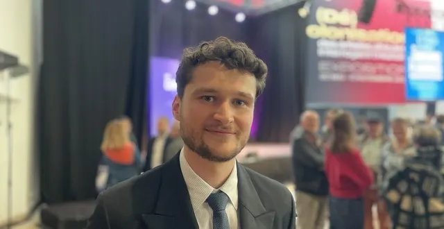 photo  mathis baubry a reçu deux prix au concours de plaidoiries des élèves avocats, organisé samedi au mémorial de caen, pour son intervention sur les frappes américaines contre des pêcheurs des caraïbes.  &copy;  ouest-france 