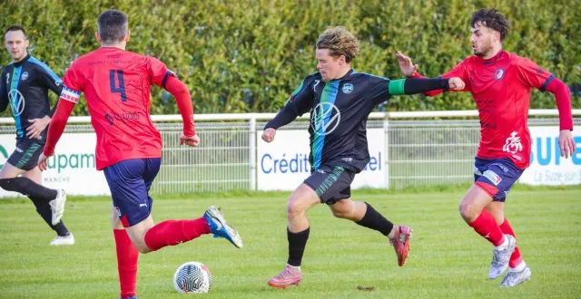 photo  le capitaine suzerain tom tiratay.  &copy;  dominique breugnot 