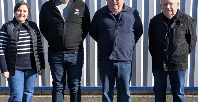 photo  de droite à gauche : guy, jacky, benoit derouet et emilie.  &copy;  co 