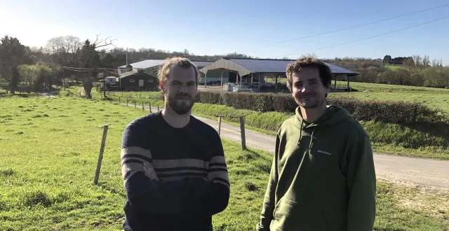 photo  installés au gaec des belles-filles à chemiré-le-gaudin (sarthe), jocelyn gainche (à droite) et sylvain giffard prônent une agriculture vertueuse pour lutter contre le dérèglement climatique.  &copy;  ouest-france 