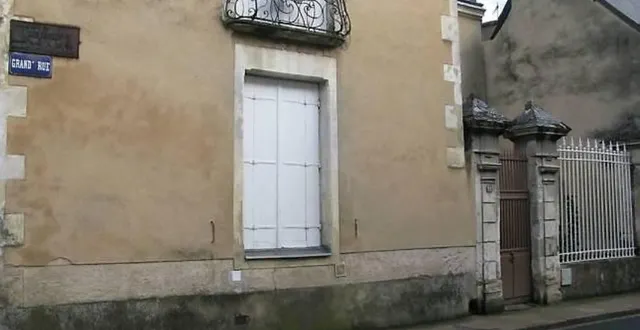 photo  c’est dans cette maison du centre-ville du lude, dans le sud-sarthe, que les trois angevins, bien connus de la justice, avaient agi dans la nuit du 1er au 2 octobre 2010.  &copy;  archives ouest-france 