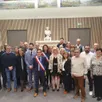 photo les 27 conseillers présents sur les 29 élus. deux écharpes tricolores : le nouveau maire de chalonnes-sur-loire, laurent froger et sa 1re adjointe virginie cochet.