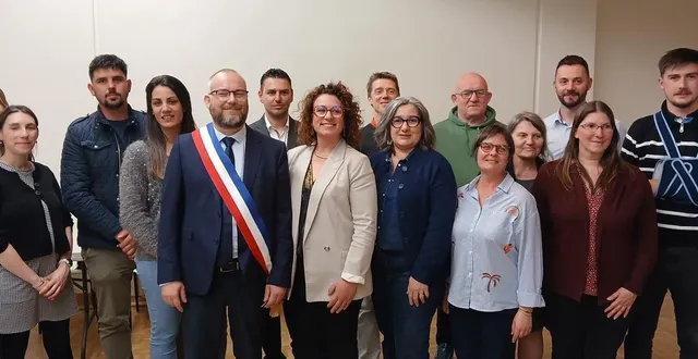photo  les adjoints et maires délégués de brissac-loire-aubance, de gauche à droite : élise grandière, pauline roche, thomas poupart, marina garnier, mathieu roussel, alexis robert, alice leclerc, rudy wedlarski, cheriffa abou-khalil, eric lerouge, delphine senez, martine cottier, damien devanne, aurélie duchesne, pierre chaillou.   &copy;  ouest-france 