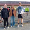photo de gauche à droite, les co-présidents de mj athlétisme, frédérick caillère et laure teyssier, et romain poilane, salarié du club.