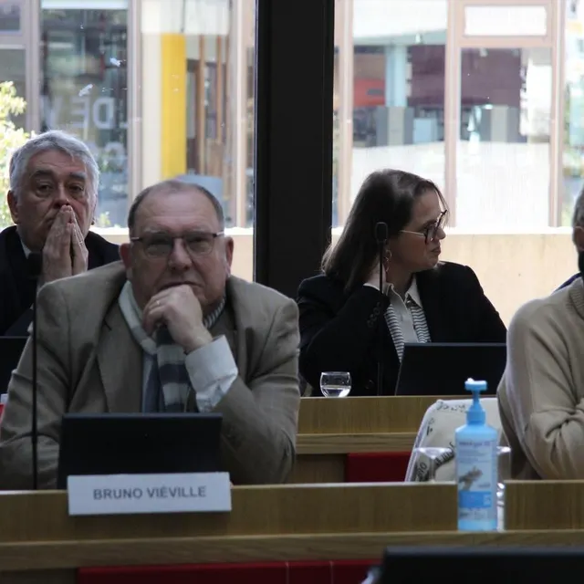 photo gilles bourdouleix a assisté depuis les rangs de l’opposition au conseil d’installation de la nouvelle maire de cholet, isabelle leroy.  ©  ouest-france