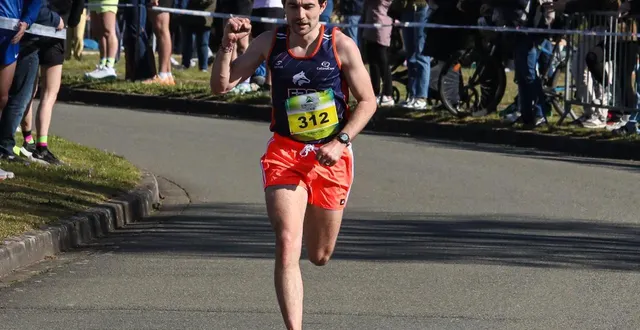 photo  quentin brandet s’impose pour la première fois sur le 10 km de changé.  &copy;  le maine libre 
