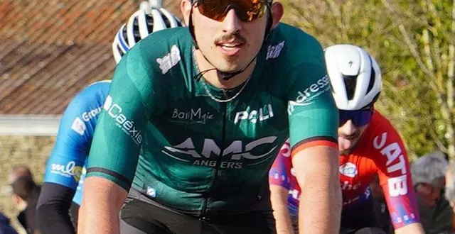 photo  ugo bolgiani et les angevins d’amc arrivent en force au départ de la nouvelle course des garennes.  &copy;  photo co 