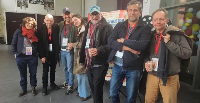 photo  le jury composé de claire langmann, francis coffinet, clément aubert, pearl hort, antoine duléry, arnaud malherbe et cyril aubin.  &copy;  le maine libre 