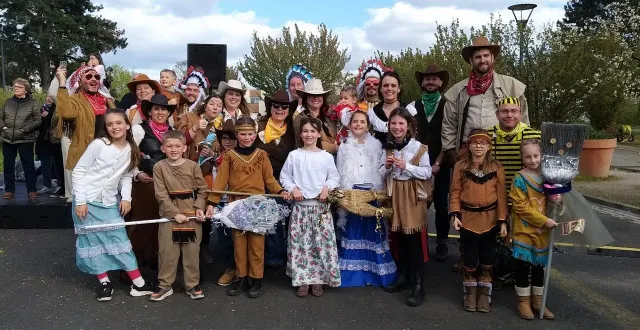 photo  les arnawest sont les grands vainqueurs du carnaval. ils remportent le balai de diamant.  &copy;  ouest-france 