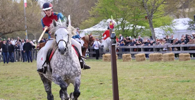 photo  pas simple d’aller ficher, au galop, la pointe d’une lance dans le poteau de quintaine.  &copy;  ouest-france 