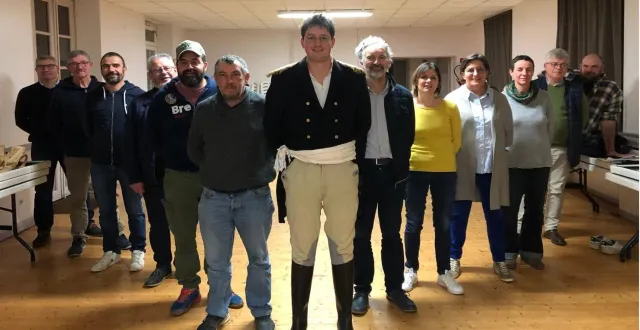 photo  les bénévoles et acteurs en pleine répétition pour préparer la quatrième édition du spectacle « chouans du haut-anjou », qui se tiendra les 12 et 13 juin 2026.  &copy;  co 