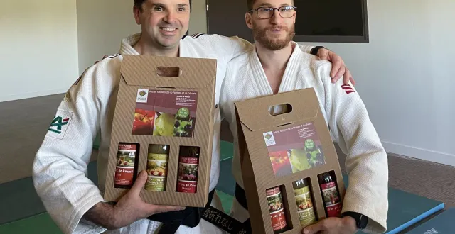 photo  stéphane vilbois et son accompagnateur thomas leudet.  &copy;  co 