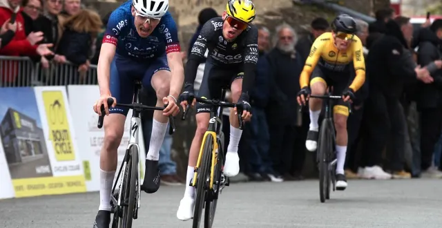 photo  paul hawrylak (paris cycliste olympique) s’est imposé en costaud dimanche après-midi sur la 3e étape oisselienne.  &copy;  jacques chaudet 