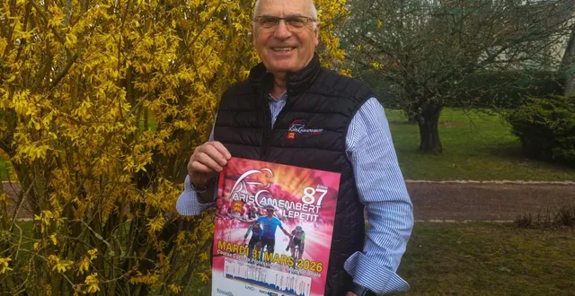 photo  gérard helbert avec l’affiche de paris-camenbert 2026.  &copy;  ouest-france 