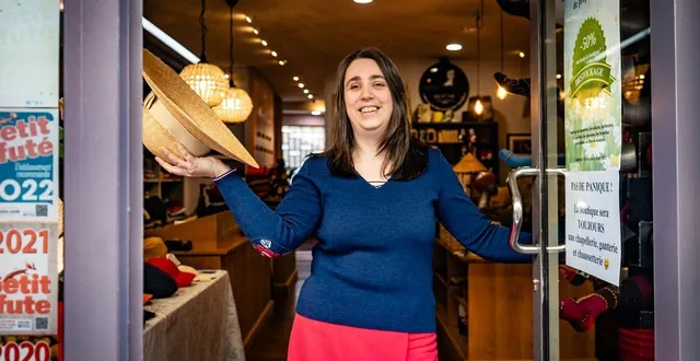 photo  séverine vion devant sa boutique, au 16 rue des lices à angers  &copy;  ouest-france 