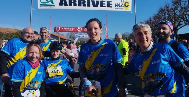 photo  atteint de la myopathie de duchenne, kévin suardi a parcouru en joëlette le 8,2 km nature avec l’équipe des kinés de trémentines  &copy;  ouest-france… 