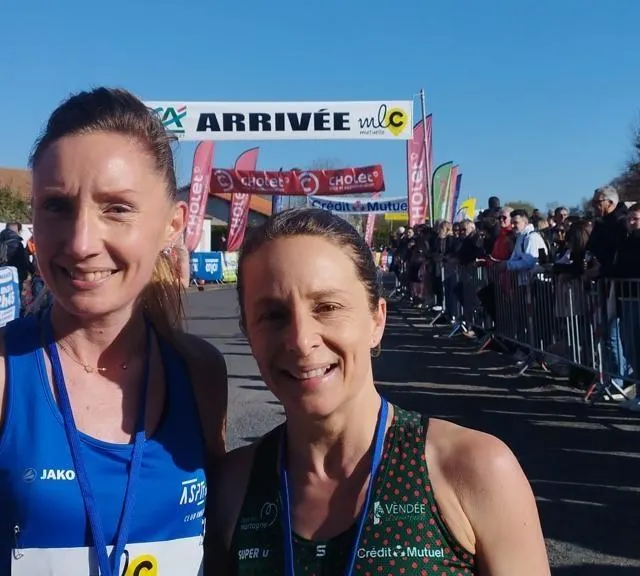 photo nelly brochard (à gauche), habituée du podium nuaillais, gravit cette fois la première marche du 8,2 km avec une performance identique à l’an dernier, devant marie girardeau.  ©  ouest-france