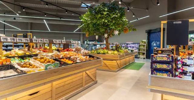 photo à angers, intermarché contact présente son tout nouveau magasin &copy; intermarché contact angers